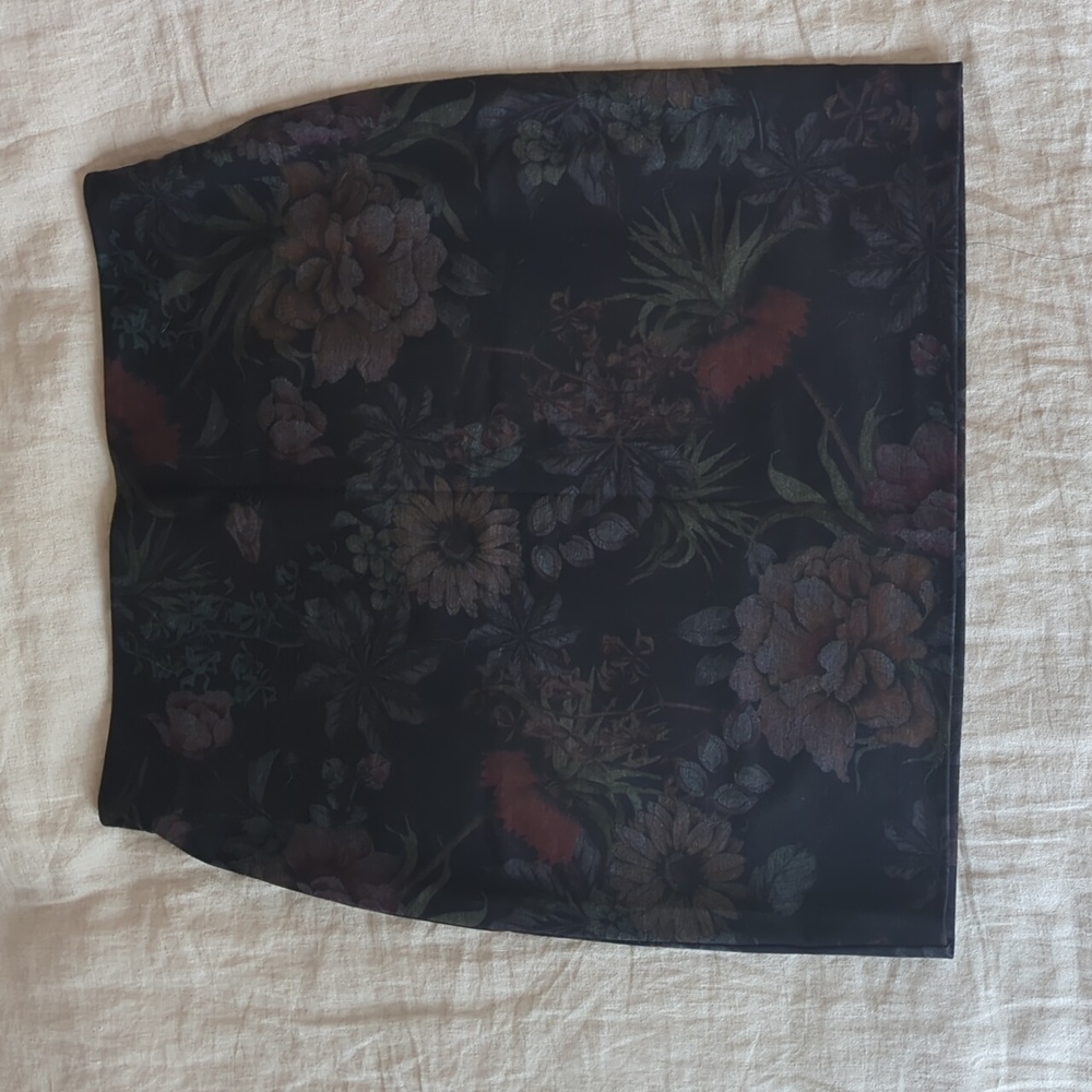 Floral Pencil skirt L